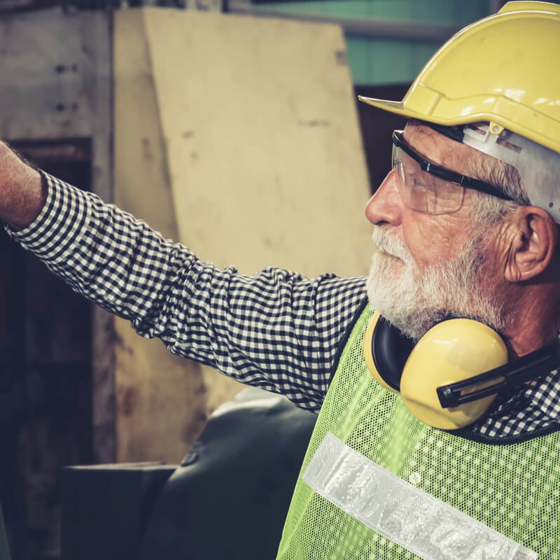 Belangrijk voor oudere werknemers in VVT en Metaal & Techniek